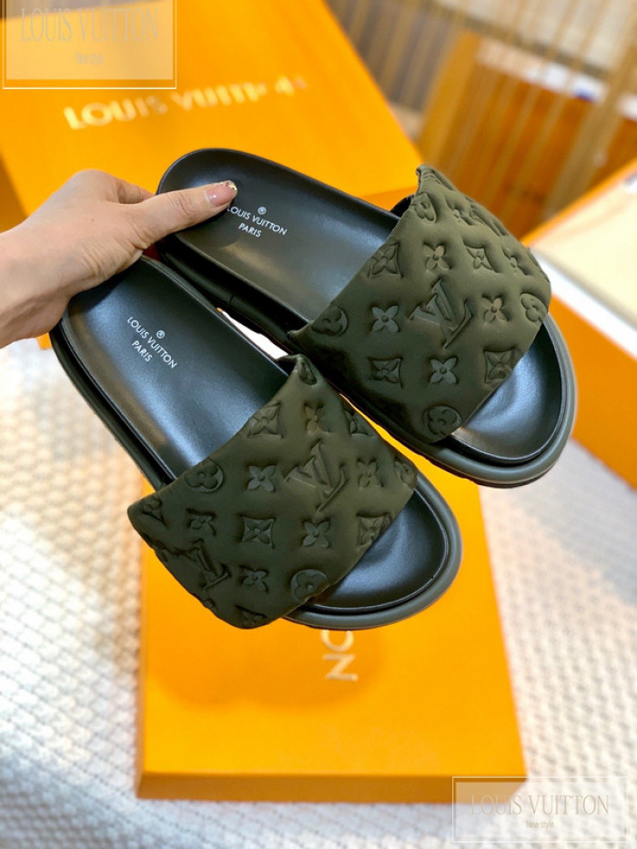 Lou1su1tt slides