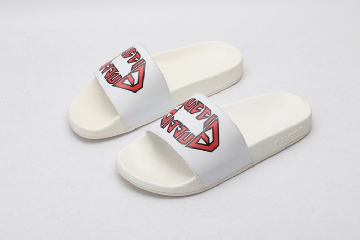 Gu66 SLIPPERS