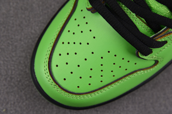 Nike The Powerpuff Girls x Dunk Low Pro SB QS 