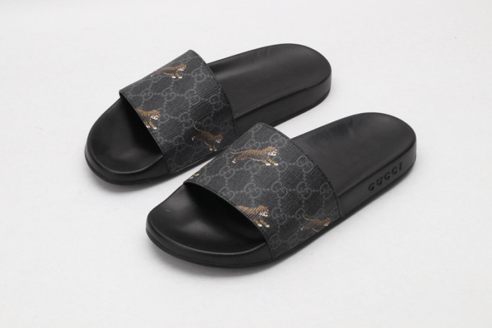 Gu66 SLIPPERS