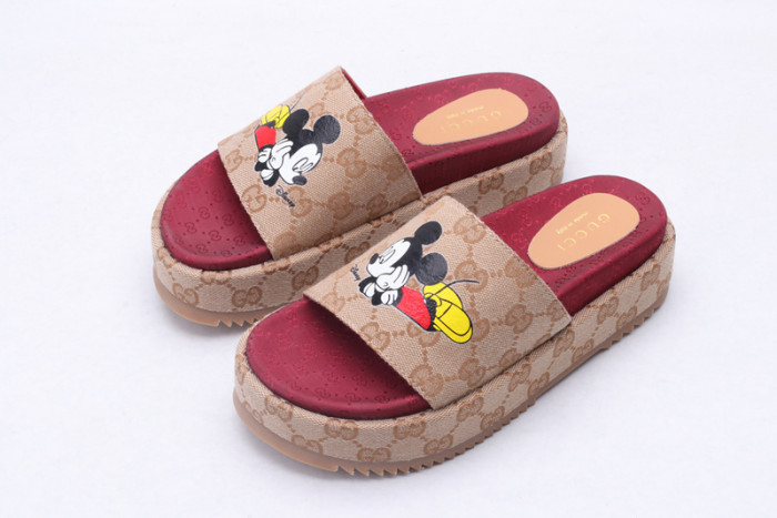 Gu66 SLIPPERS