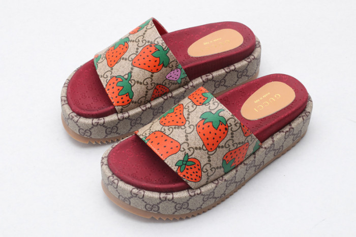 Gu66 SLIPPERS