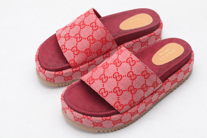 Gu66 SLIPPERS
