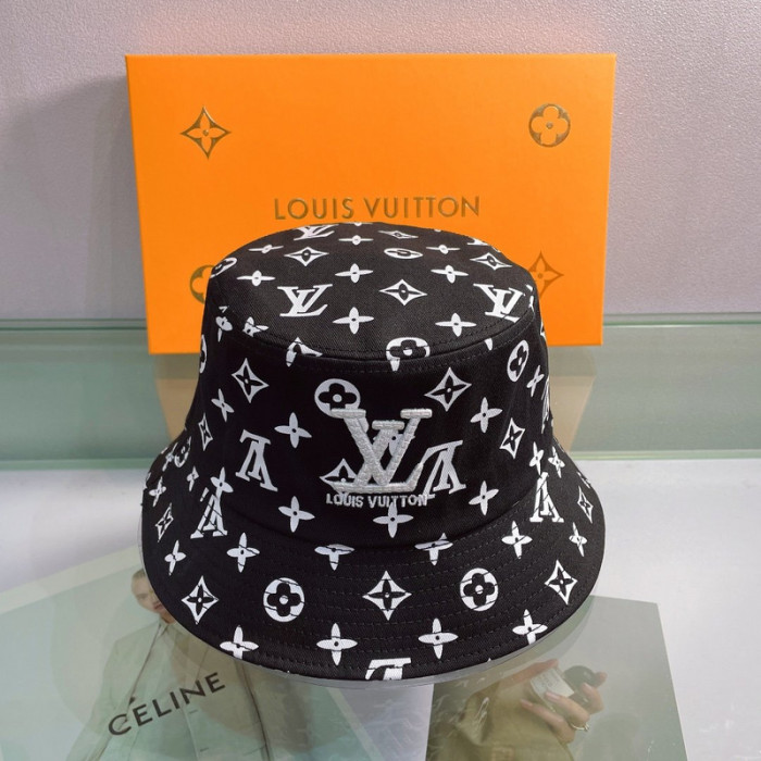 Lou1su1tt HAT