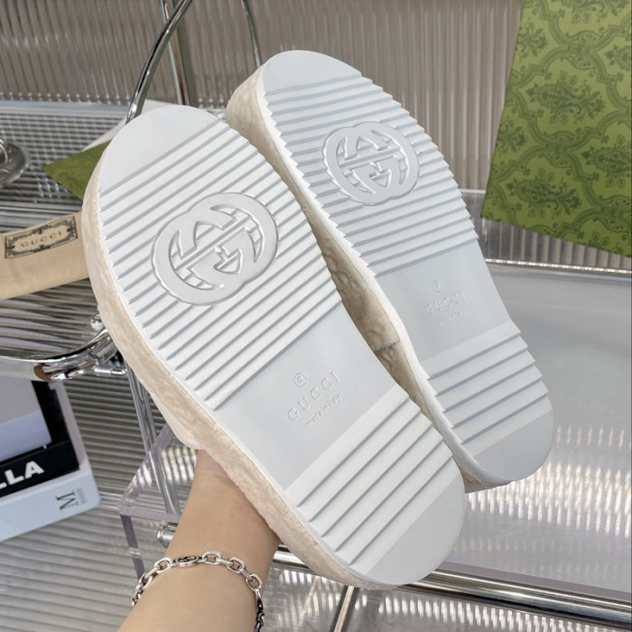 Gu66 SLIPPERS