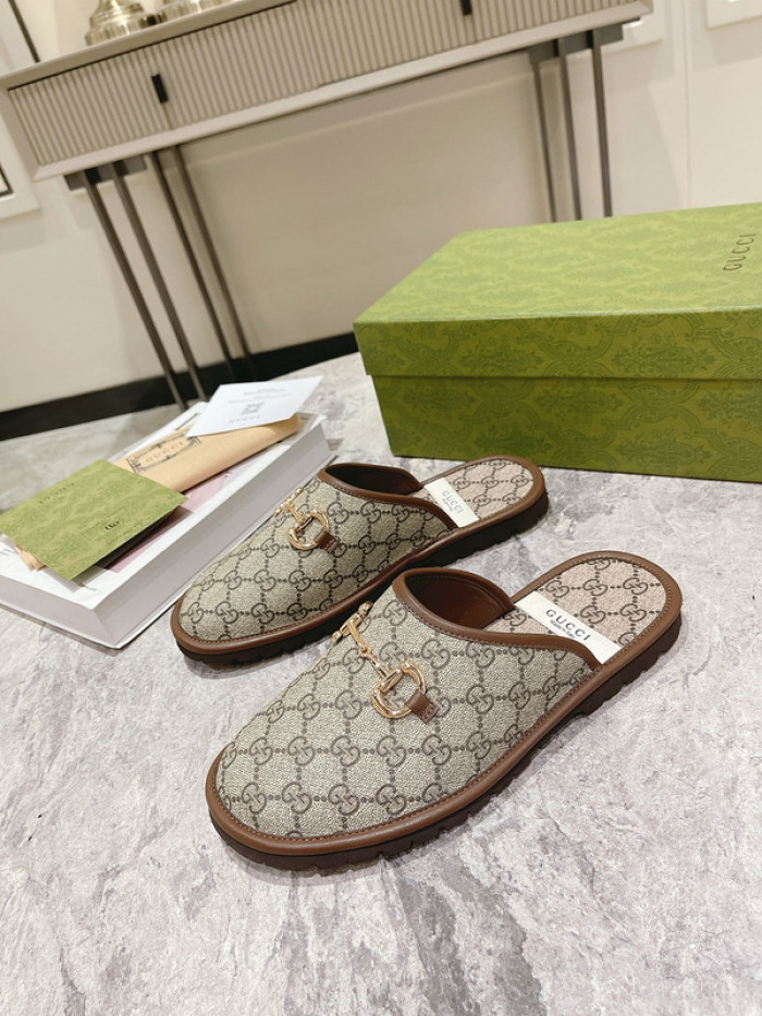 Gu66 SLIPPERS