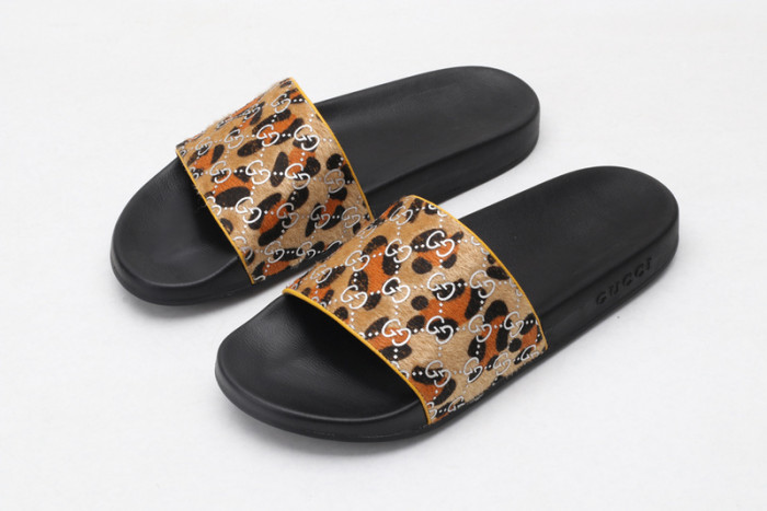 Gu66 SLIPPERS