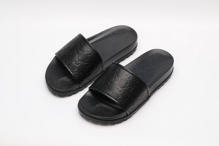 Gu66 SLIPPERS
