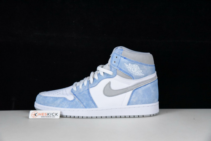 Air Jordan 1 Retro High OG Hyper Royal 555088-402